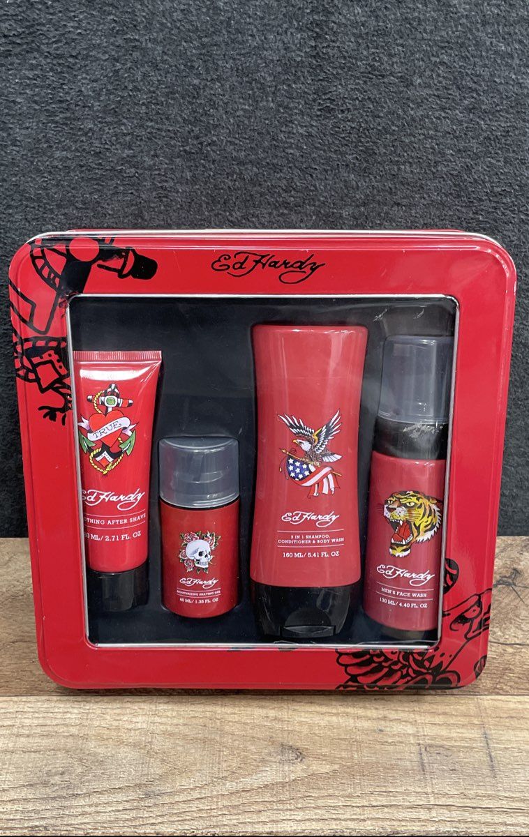 Ed Hardy Men's 4 Piece Bath Set Sealed