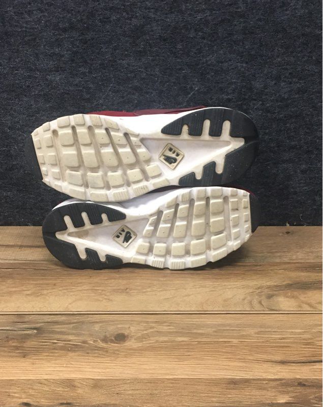 Boy's Nike Air Huarache Run Ultra SE Red Athletic Shoe Size 7