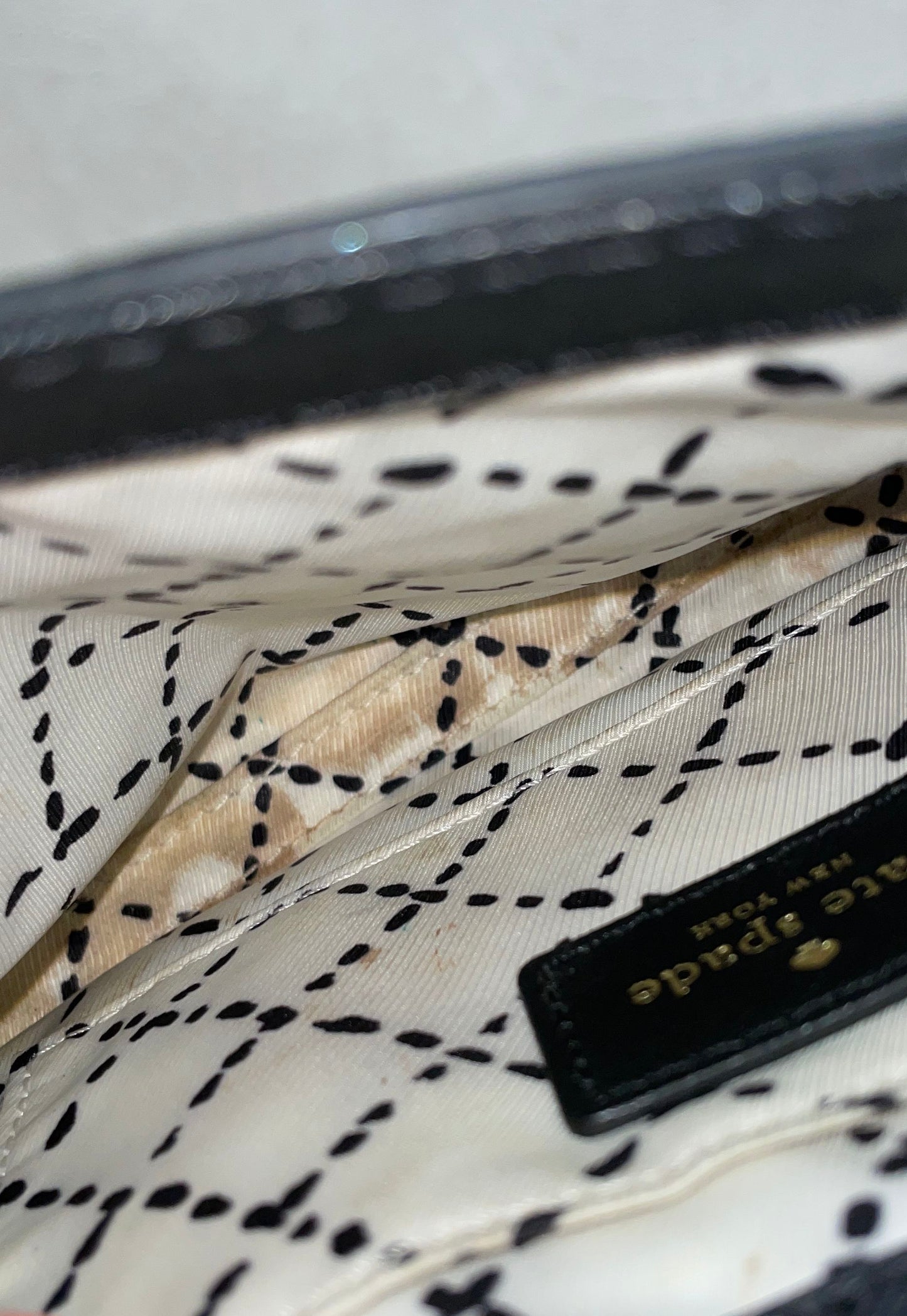 Kate Spade Black Saffiano Leather Crossbody Wallet Bag Gold Pyramid Turnlock