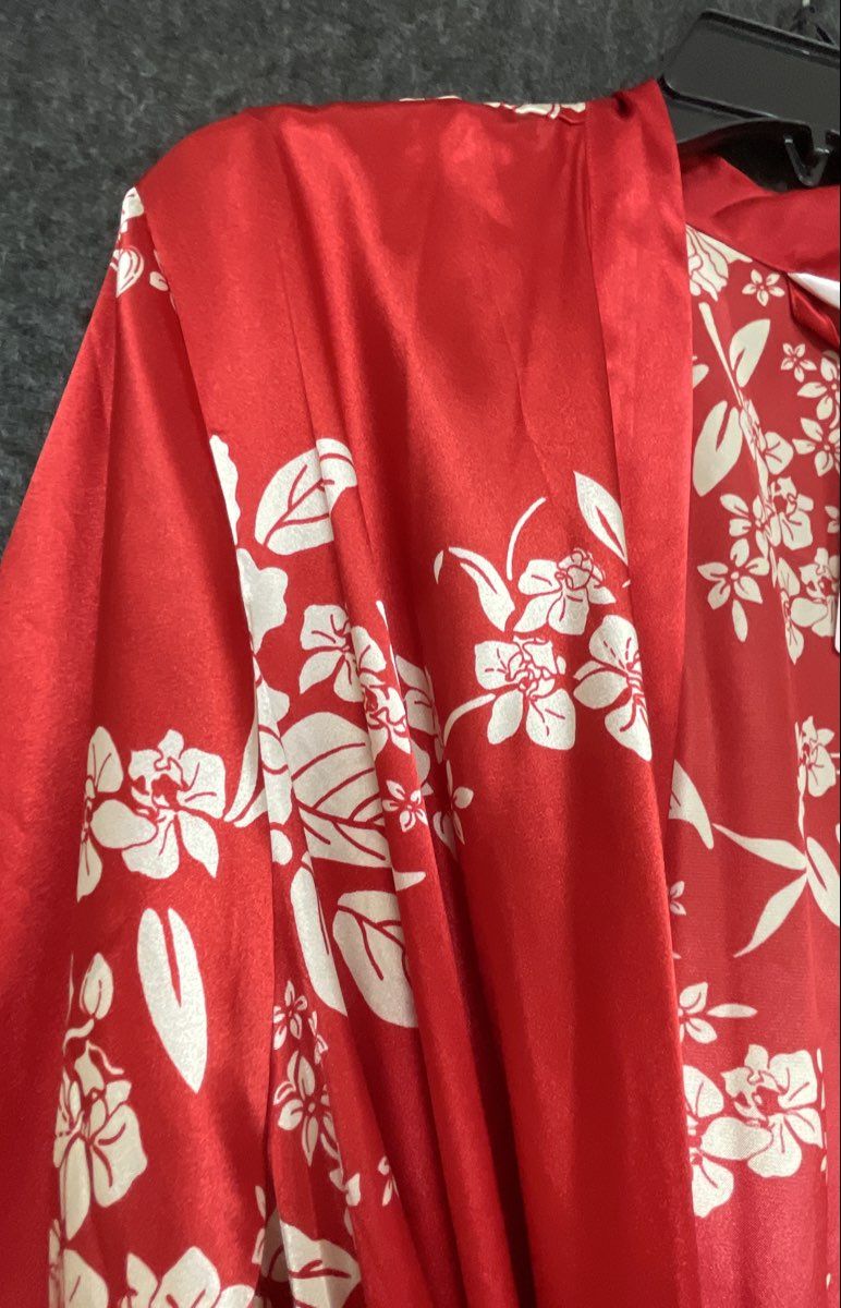 Cacique Women's Red White Floral Print Satin Wrap Robe Sz 18/20 NWT