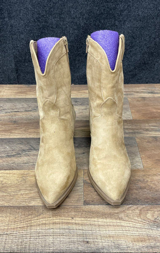 Tan Faux Suede Western Ankle Boots Pointed Toe Cowgirl Booties Women's Size 8.5