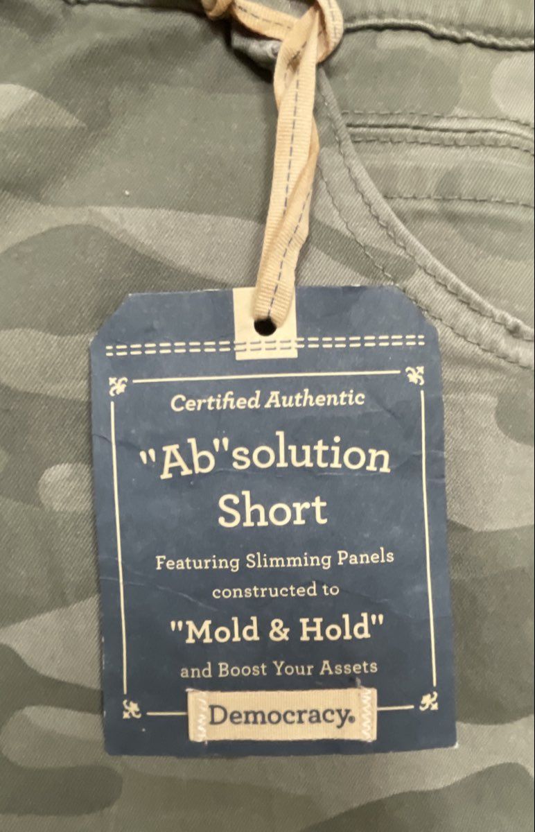 Democracy Women's "Ab"solution Camo Shorts Green Size 10 NWT