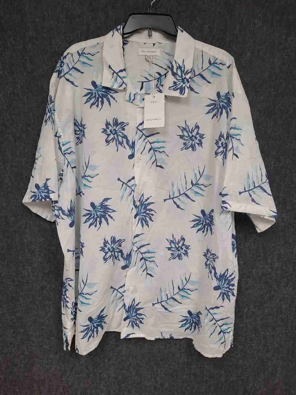 Free Assembly Men's Floral Camp Shirt Short Sleeve Blue White Sz XXXL NWT