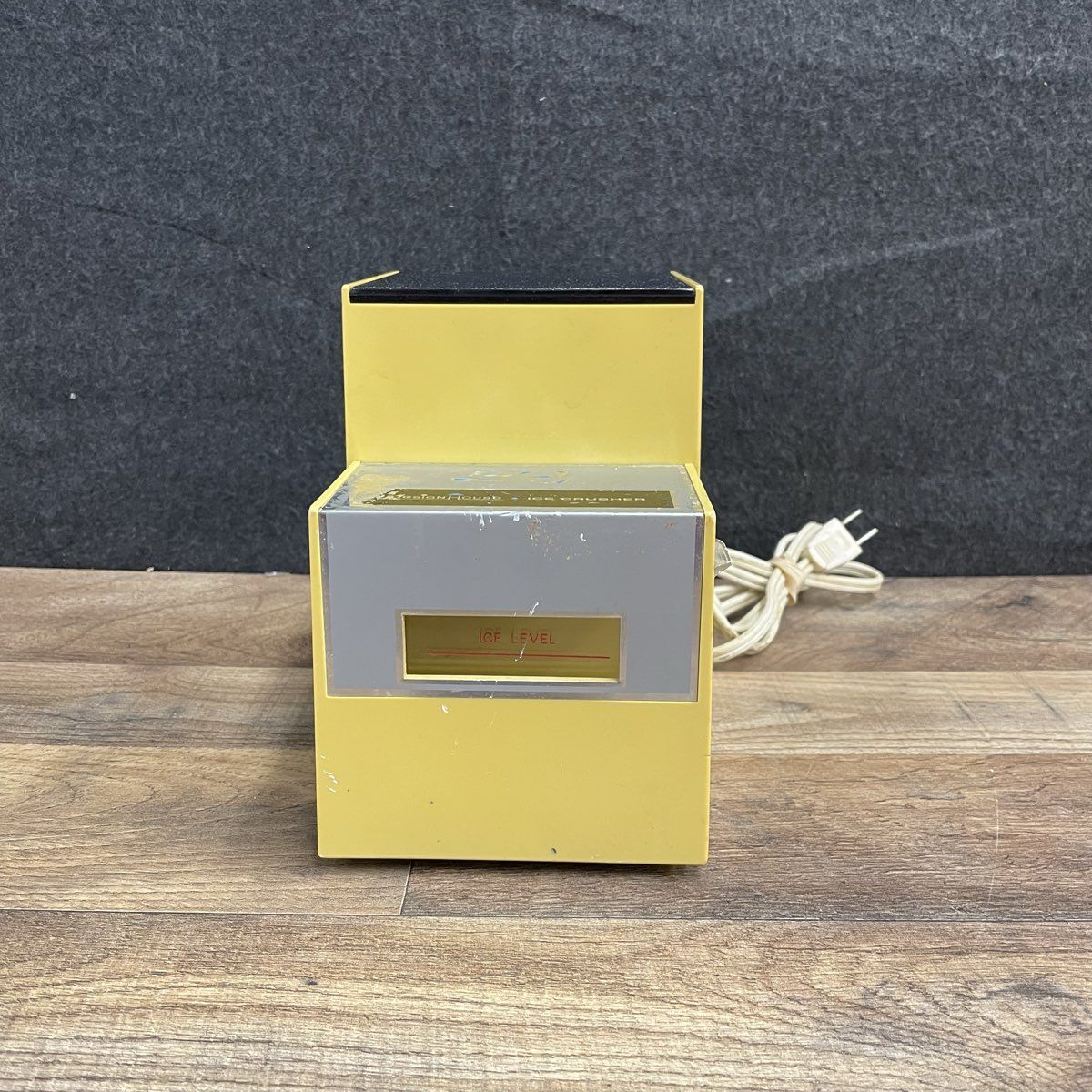 Vintage Style Van Wyck Deluxe Electric Ice Crusher