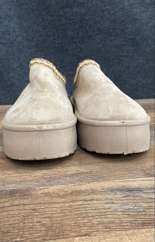 Mudd Stormy-13LP Tan Faux Suede Platform Slipper Mule Women's Size 9