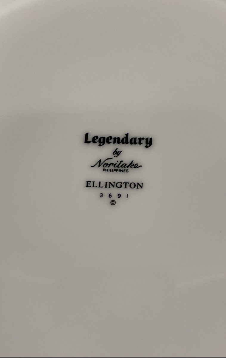 Legendary by Noritake Ellington 3691 Dinner Plates