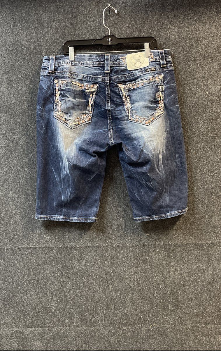 Miss Me Women's Mid-Rise Curvy Bermuda Denim Shorts Distressed Embellished Sz 36