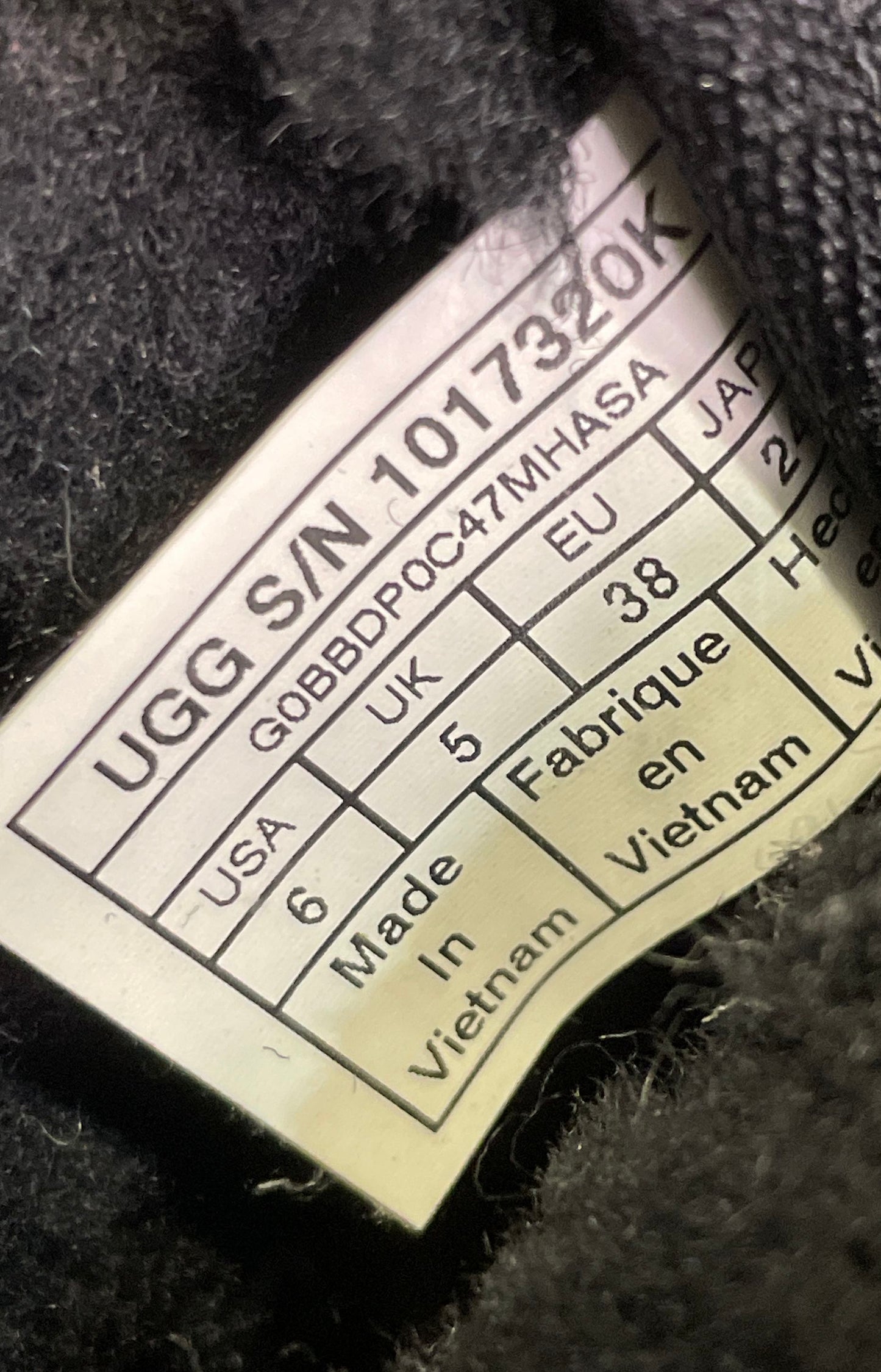 UGG Neumel II Black Suede Lace Up Chukka Boots Kids Size 6
