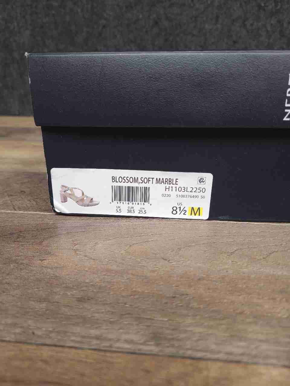 Naturalizer Blossom Soft Marble Strappy Block Heel Sandal Women's Size 8.5