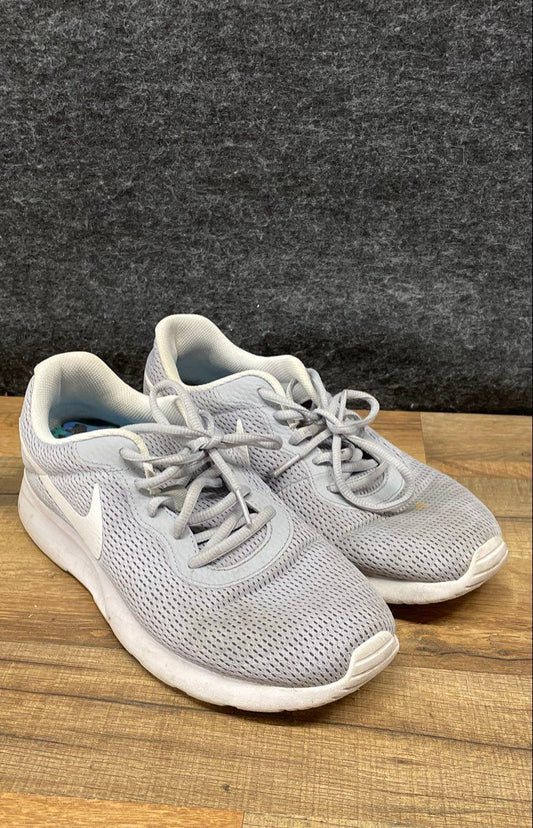 Nike Tanjun Wolf Grey White Women's Running Shoes Size 10