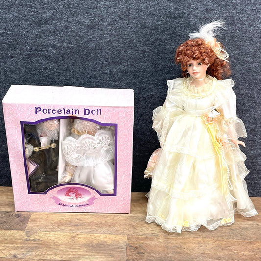 Vintage Porcelain Doll Bridesmaids Collection Bride Groom Outfits Box & Stand