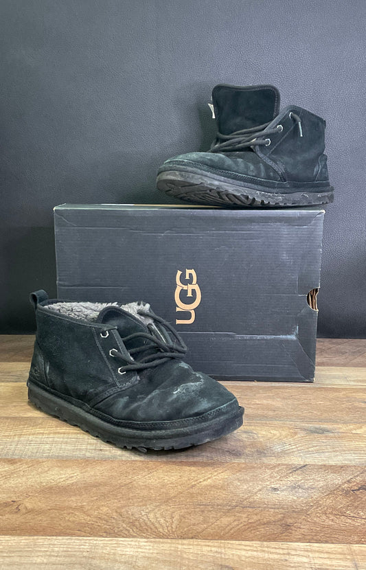 UGG Neumel Black Suede Sheepskin Lined Chukka Boots Men's Size 10 IOB