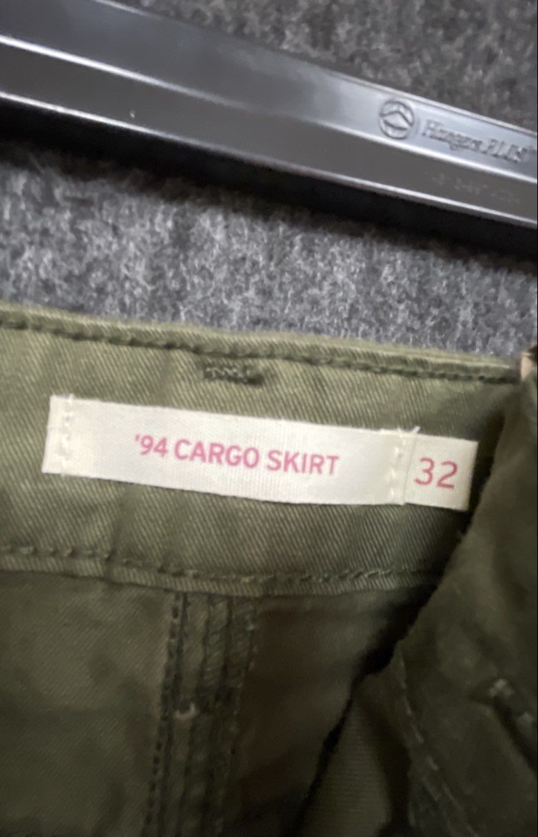 Levi's Women's '94 Cargo Mini Skirt Olive Green Mid Rise Slim Hip Size 32 NWT