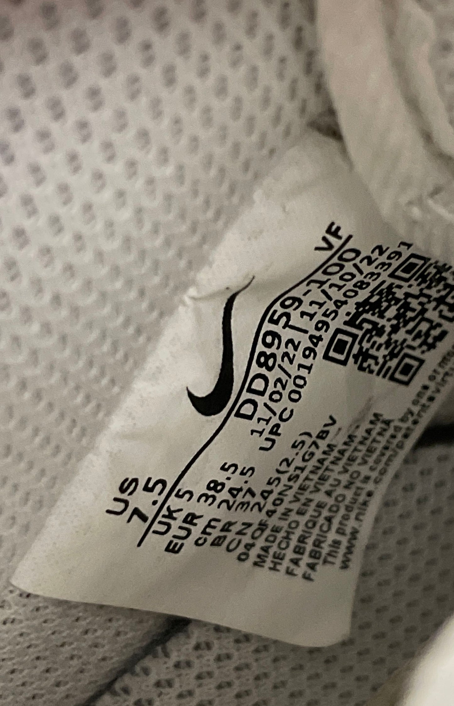 Nike Air Force 1 '07 Triple White Women's Sneakers Size 7.5