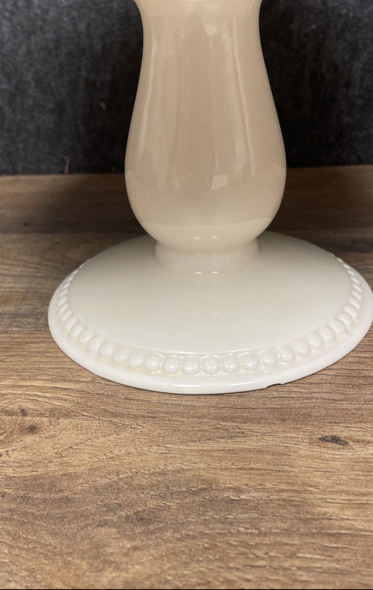 String of Pearls Cake Stand