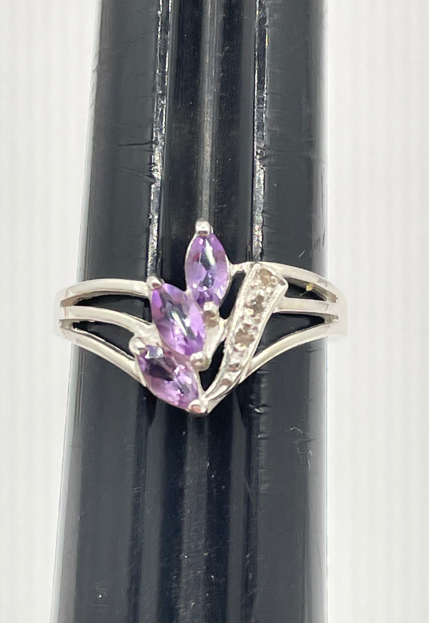 925 Sterling Silver Marquise Cut Amethysts Moissanite Accent Ring 3.1g