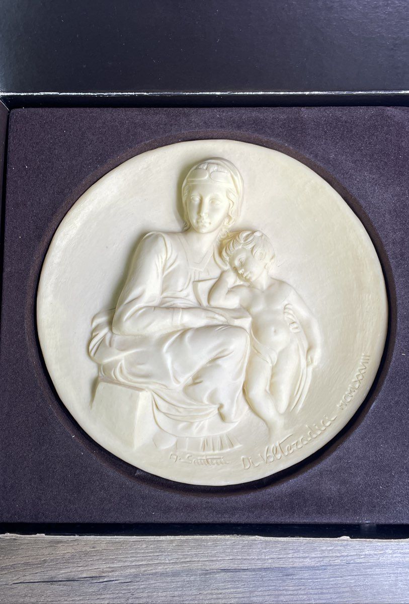 Di Volteradici Pensive Madonna Alabaster Collector Plate 1978 A. Santini IOB
