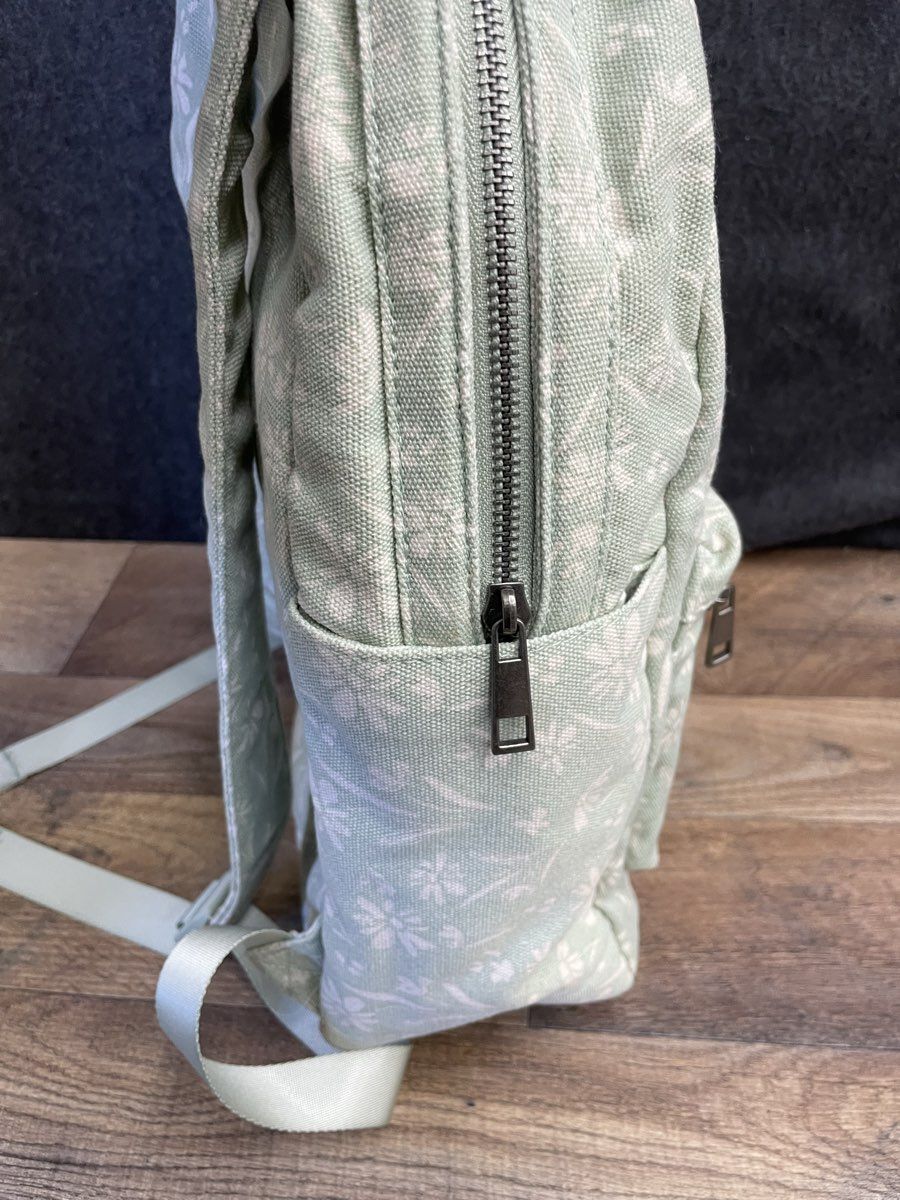 NWT No Boundaries Green Floral Daisy Print Dome Backpack Canvas Recycled Bag