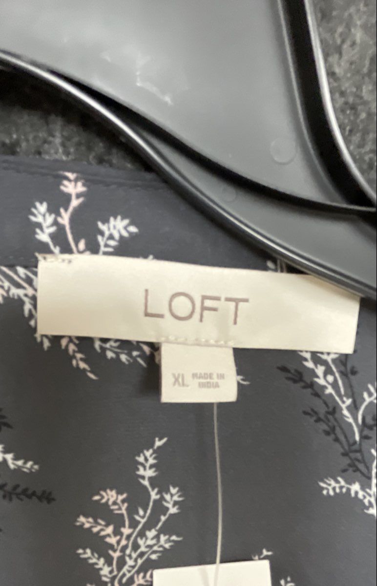 LOFT Women's Gray Floral Wrap Top Blouse Tie Waist Long Sleeve NWT Sz XL
