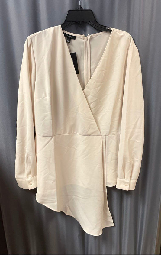 Alfani Women's Ivory Emerald Safari Asymmetric Hem V-Neck Top Sz L NWT