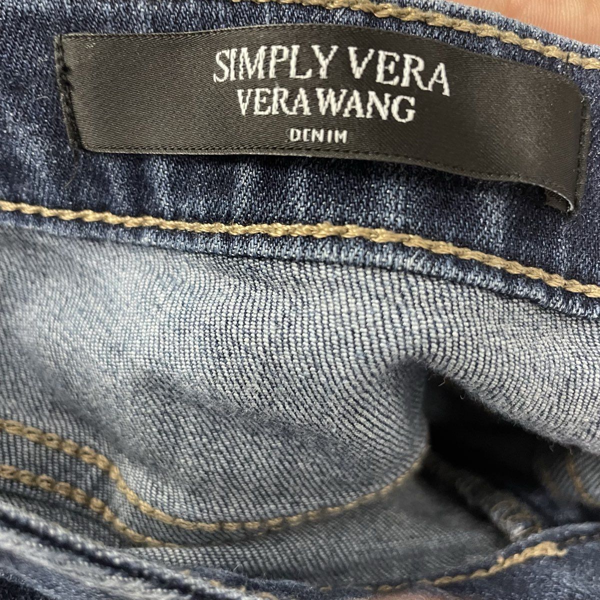 Simply Vera Vera Wang Women's Blue Denim Capri Mid Rise Jeans Size 16