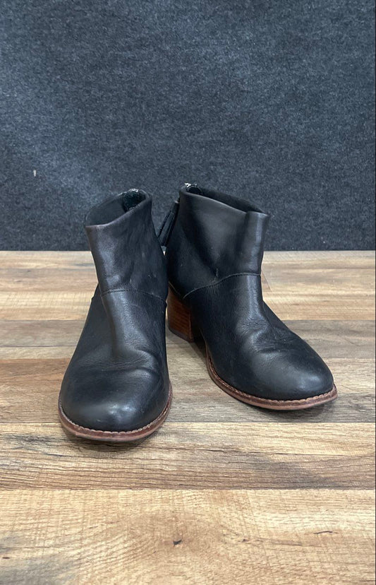 TOMS Leila Black Leather Tassel Back Zip Ankle Boots Block Heel Women's Size 8