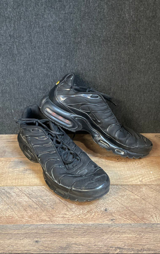 Nike Air Max Plus TN Triple Black Running Lifestyle Sneakers Size 12.5