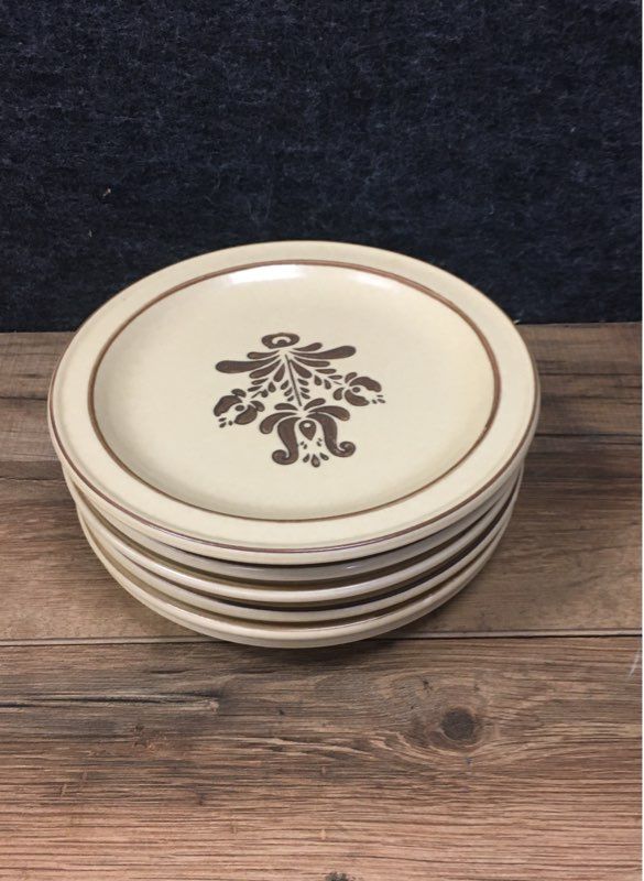Set of 6 Vintage Pfaltzgraff USA Village Pattern Tan Brown 7' Salad Plates