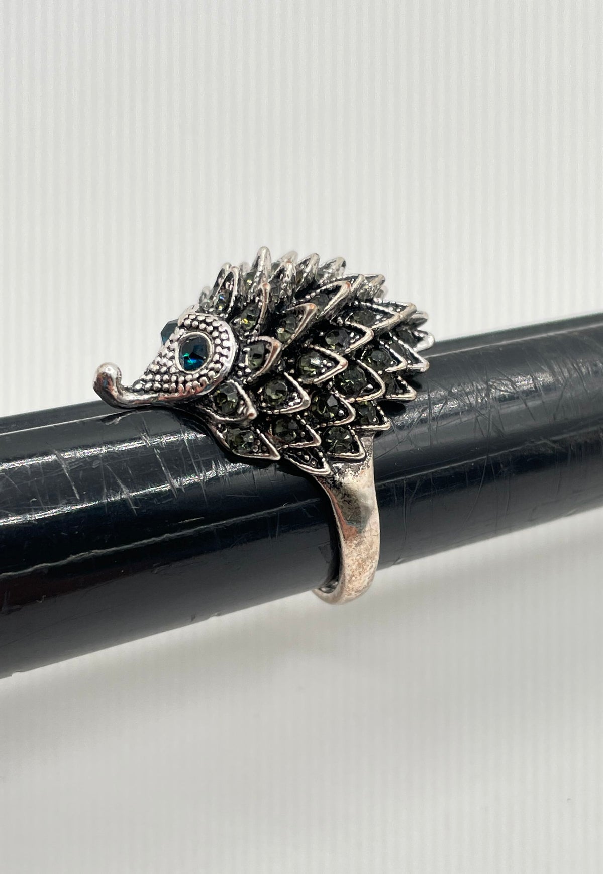 Silver Tone Black & Blue Rhinestone Hedgehog Ring 7.3g *NPM*