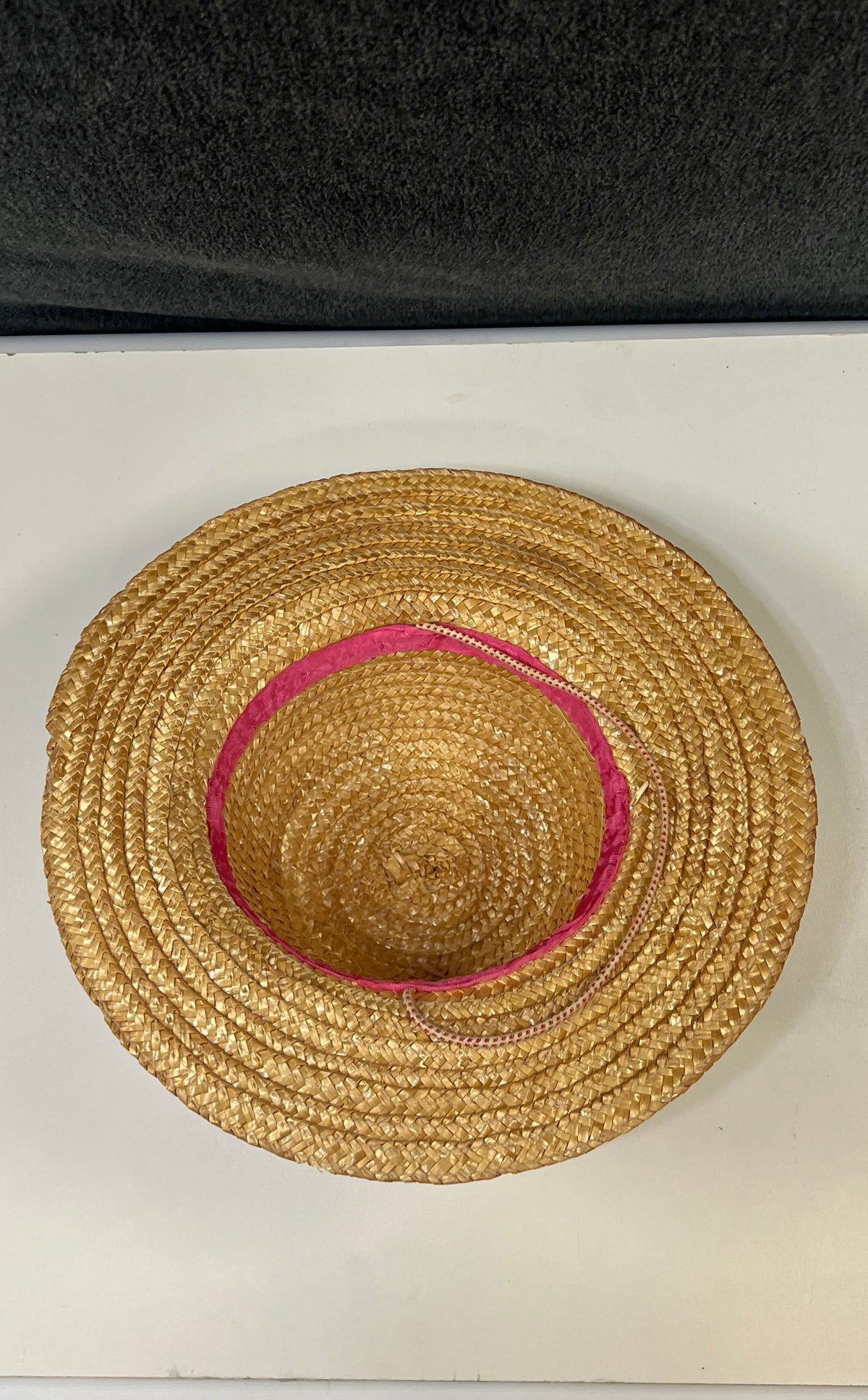 Women's Tan Wheat Straw Sun Hat Red Spiral Stitched Ribbon Tie Wide Brim