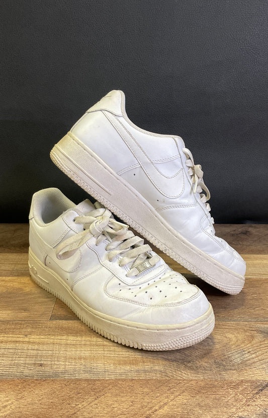 Nike Air Force 1 '07 Low Triple White Sneakers Size 9