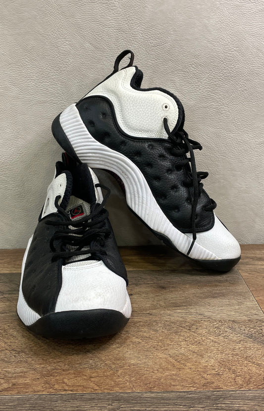 Jordan Jumpman Team 2 White Black Varsity Red Basketball Shoes Size 8.5
