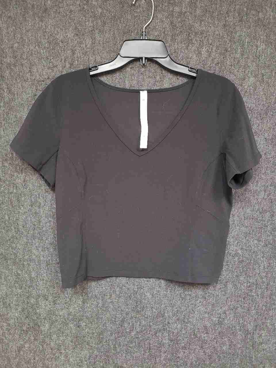 Lululemon Women's Black V-Neck Short Sleeve Cropped Training T-Shirt Sz 14