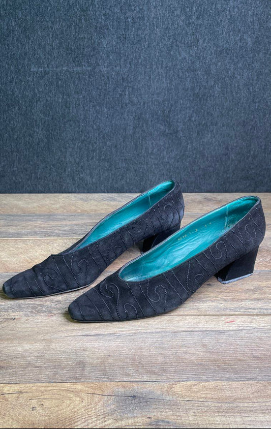 Sacha London Black Suede Embroidered Pointed Toe Pumps Low Heels Size 9 AA