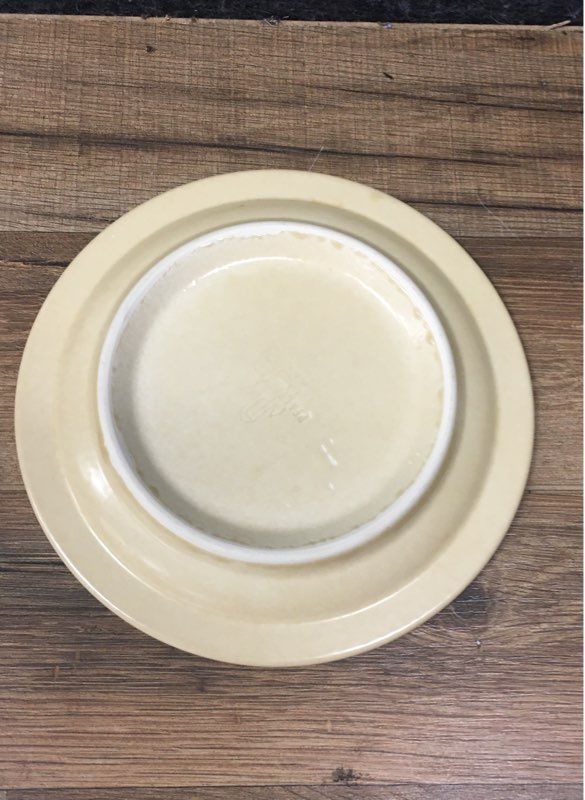 Set of 6 Vintage Pfaltzgraff USA Village Pattern Tan Brown 7' Salad Plates