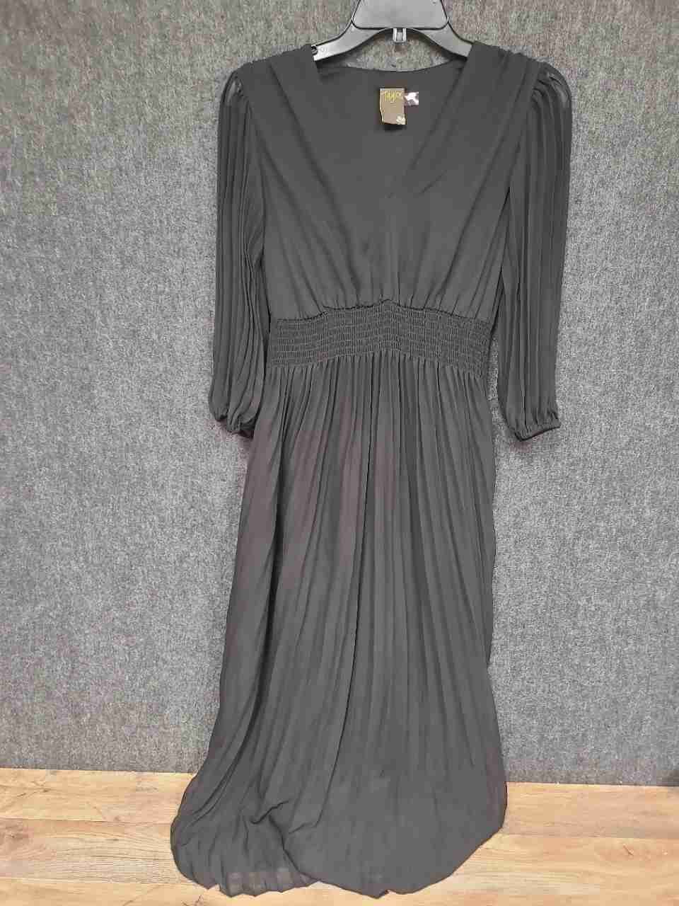 Taylor Women's Black Pleated Smocked Waist V-Neck Long Sleeve Dress Sz 2