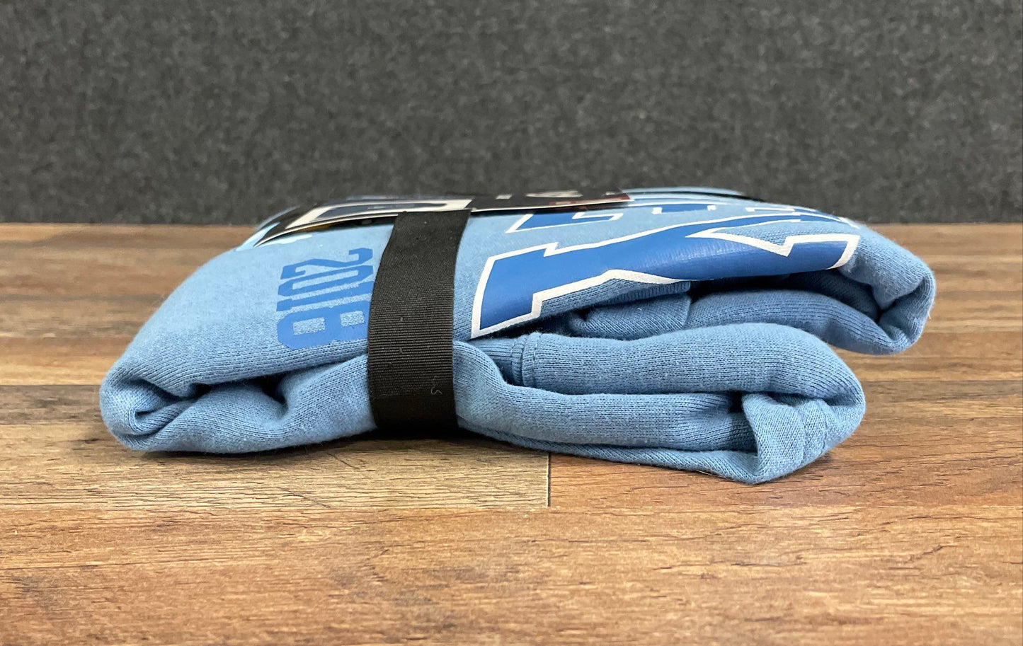 Bluey Men's Graphic Hoodie Blue Est 2018 Pullover Sz M NWT