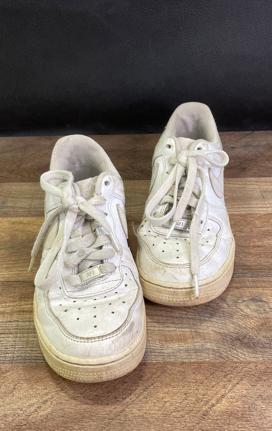 Nike Air Force 1 Low Triple White Basketball Lifestyle Sneakers Size 7