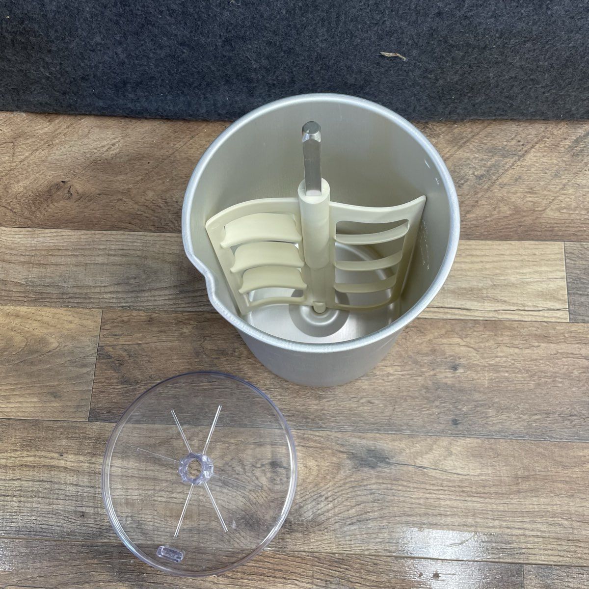 Oster 4-Quart Wooden Bucket Ice Cream Maker