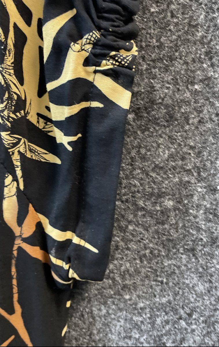 Peppermint Bay Women's Black Tropical Leaf Print V-Neck Blouse NWT Sz L