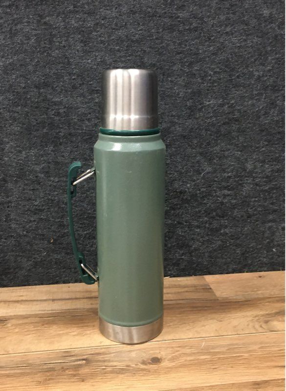Stanley Dried Pine 48oz Legendary Classic Bottle