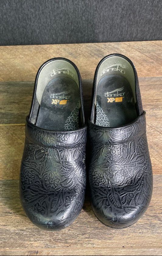 Dansko XP 2.0 Black Tooled Embossed Leather Clogs Comfort Shoes Size EU 38