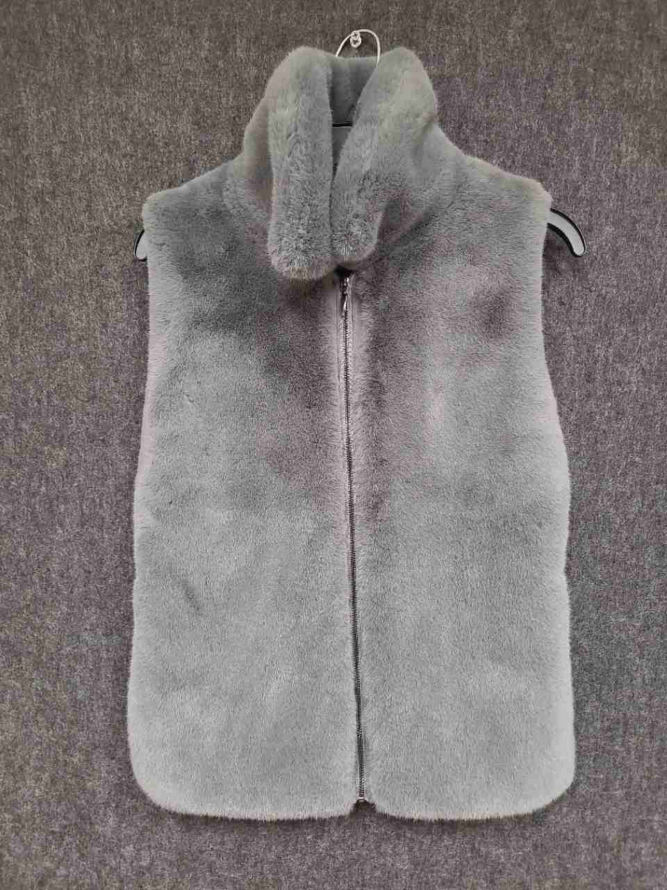 White House Black Market Women's Gray Faux Fur Ribbed Knit Back Vest Sz S