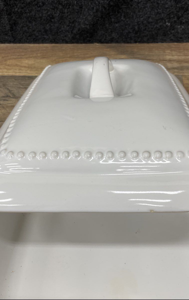 White Ceramic Covered Casserole Dish Rectangular Baker Beaded Rim Large
