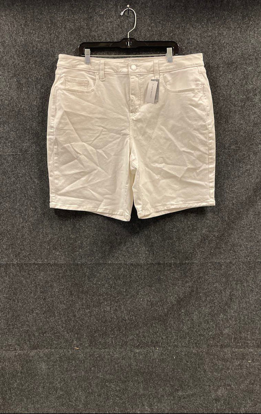 Lane Bryant Women's White Cotton Stretch Denim Shorts NWT Sz 18