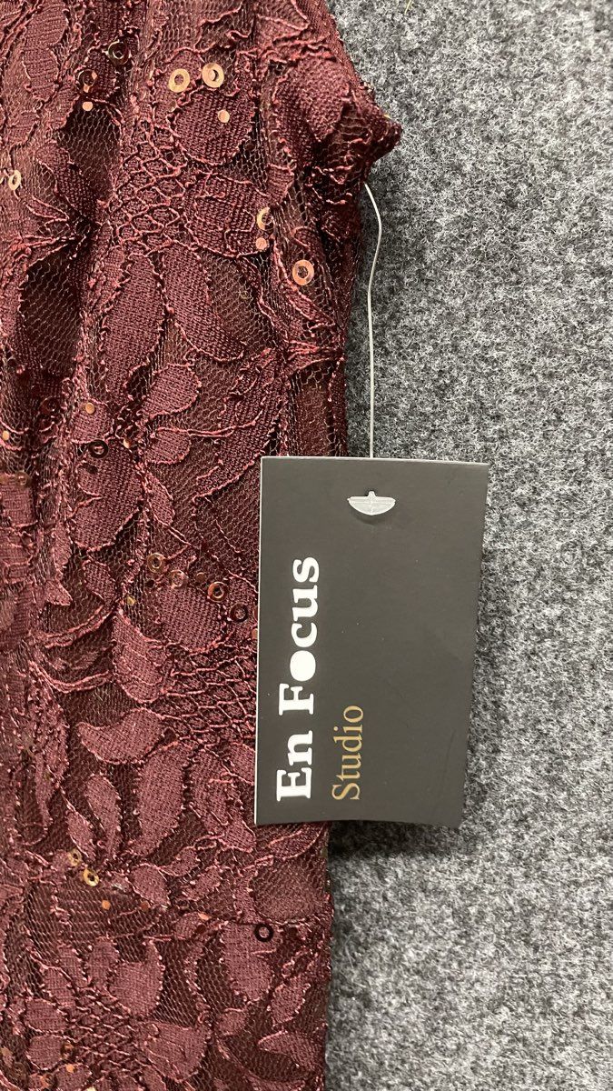 NWT En Focus Studio Women's Dress Maroon Lace Sequin Illusion Neck Midi Sz 6