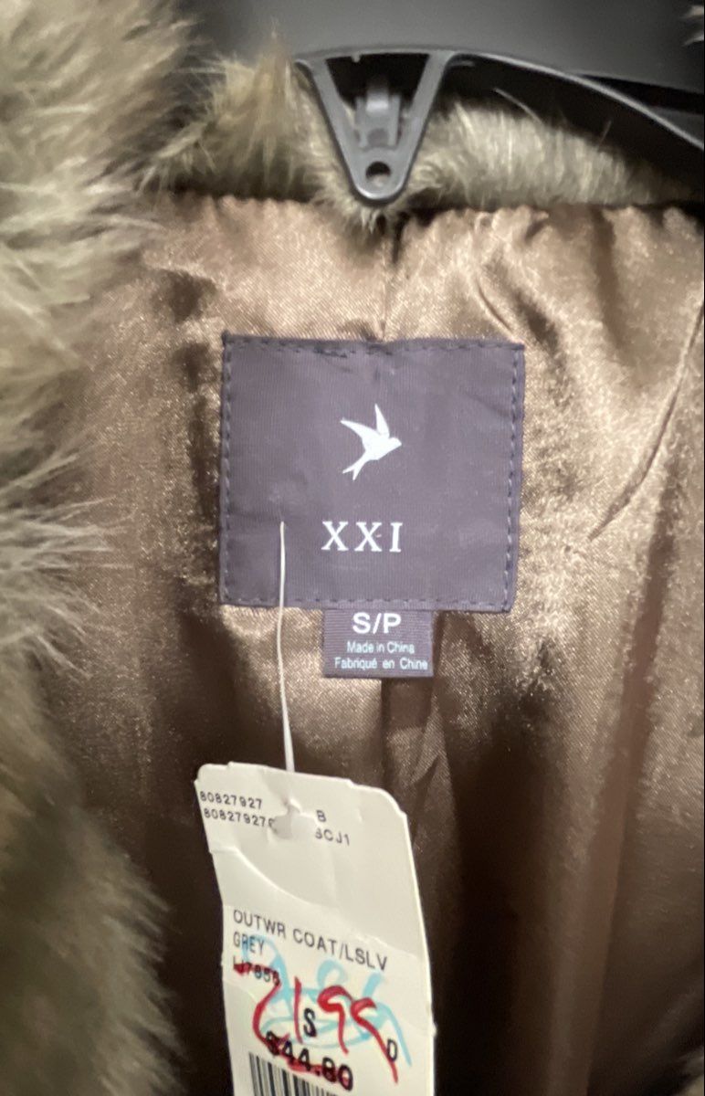 Forever 21 XXI Women's Grey Shaggy Faux Fur Winter Coat Jacket Sz S
