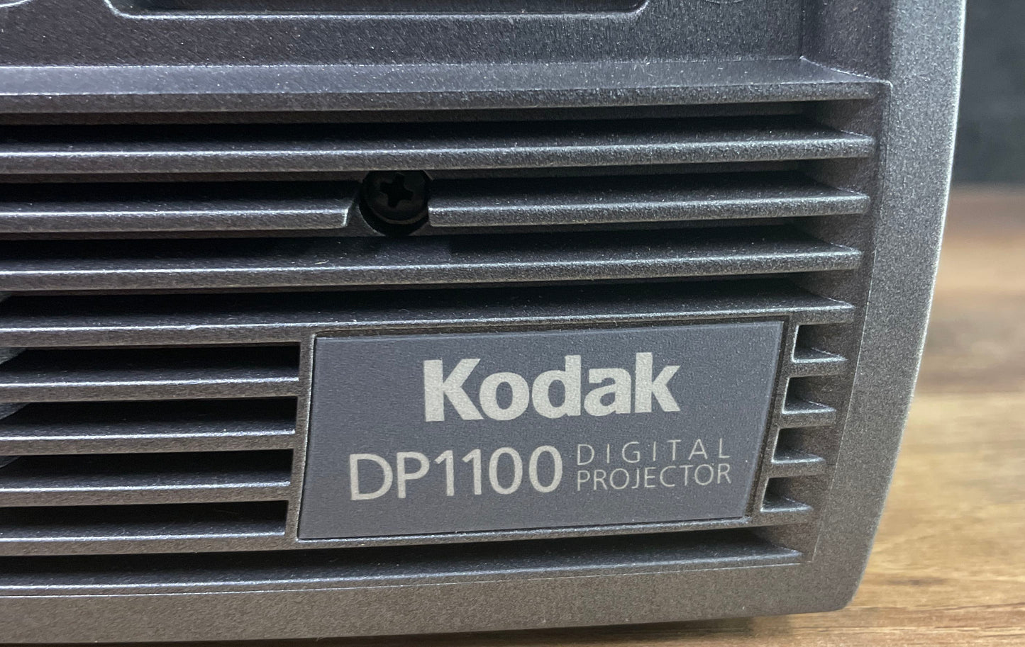 Vintage Y2K Kodak DP1100 Digital Projector 1100 Lumens SVGA DLP w/ Case Remote