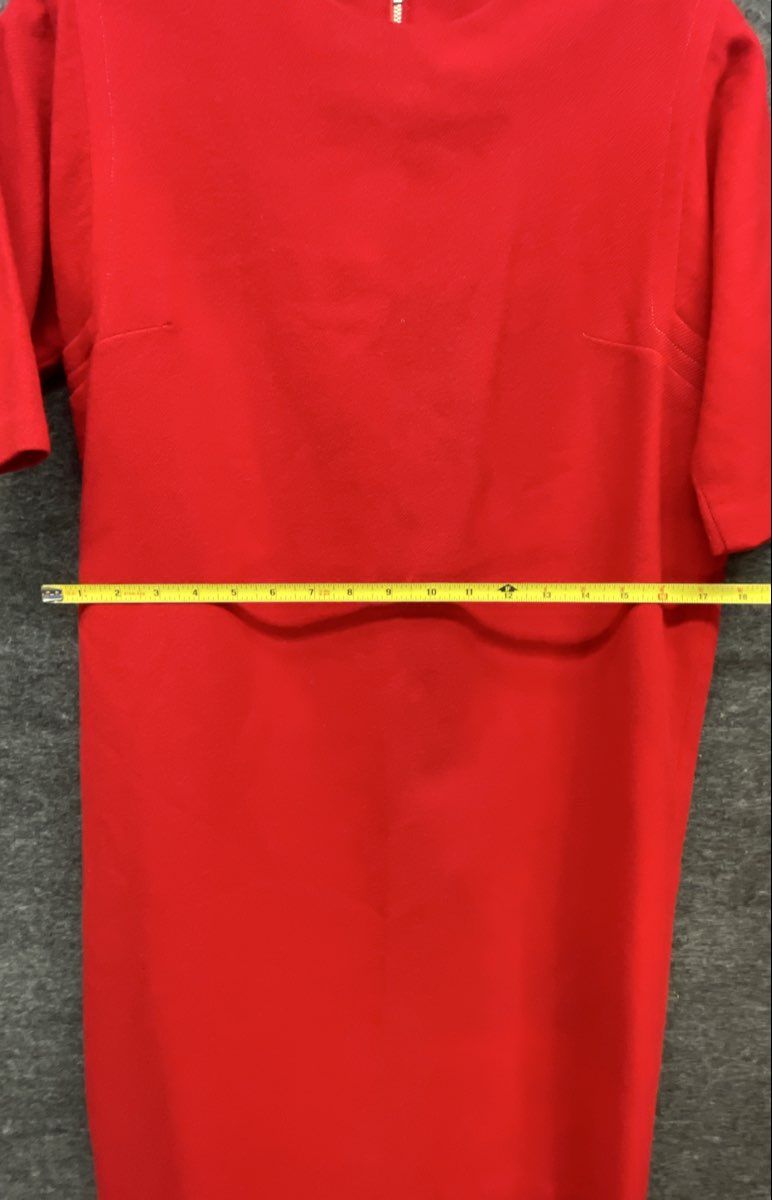 Vintage Women's Red Short Sleeve Shift Dress Zip Back Textured Mid-Century