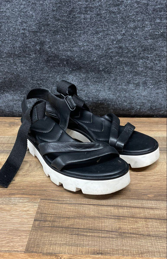 Franco Sarto Urla Black White Leather Platform Lug Sole Sport Sandals Size 8